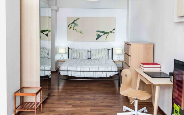 Modern-deluxe central apt in Athens