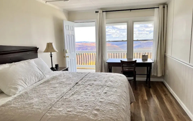 Whitcomb Summit Retreat