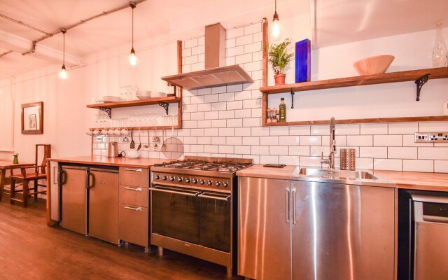 Clarendon Apartment