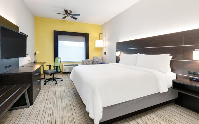 Holiday Inn Express Hotel & Suites Cleburne, an IHG Hotel