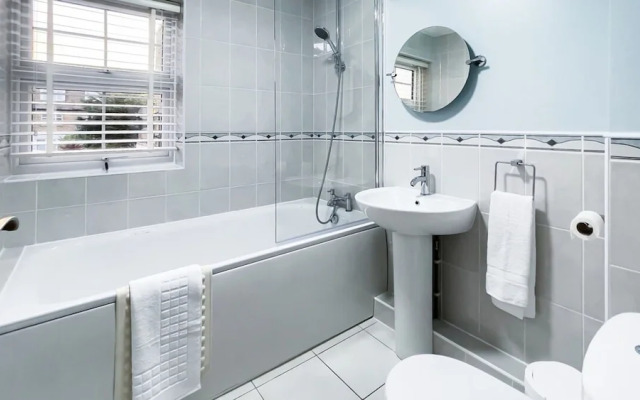 Stylish Margate Coastal Home Parking By Adliv