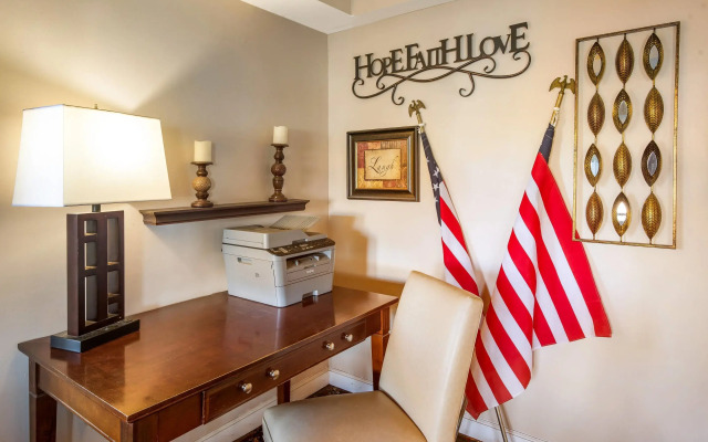 Quality inn & Suites Cincinnati I-275