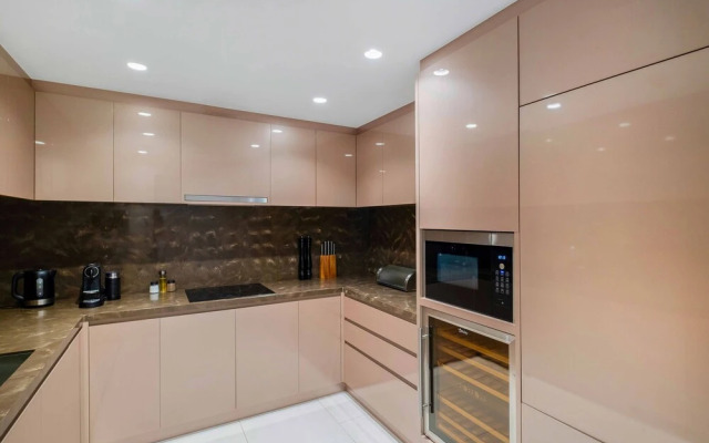 LUX The Zaafran Burj Khalifa View Suite