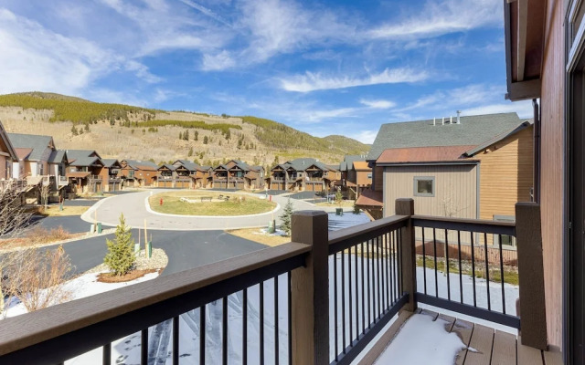 47 River Run Townhomes 3 Bedroom Townhouse by RedAwning
