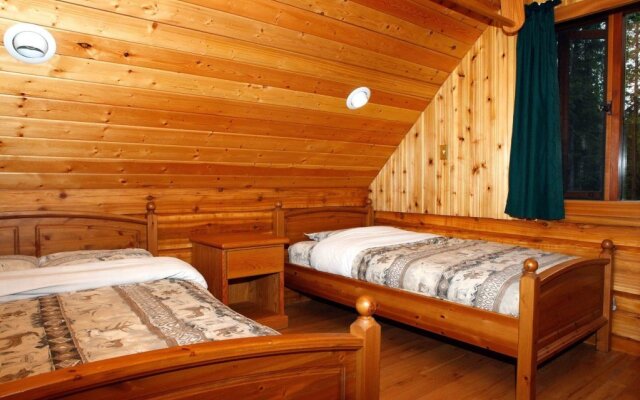 Becker's Lodge Bowron Lake Adventures Resort