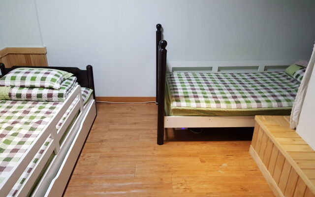 Dongbaekseom Guest House