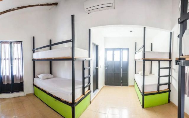 Che Tulum Hostel & Bar