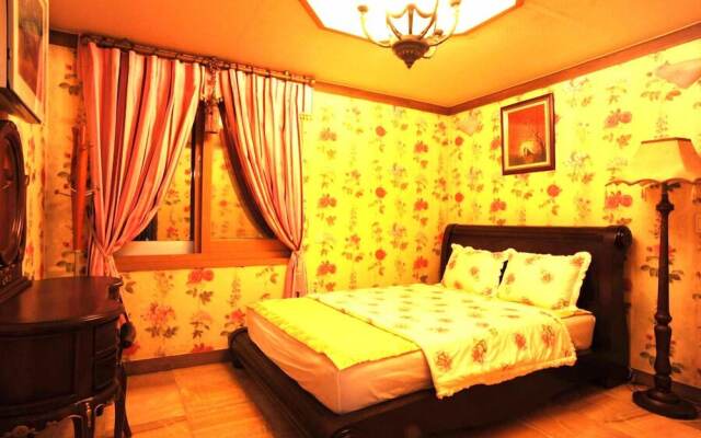 Palace in the Forest Pension