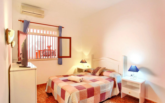 Traditional holiday home in Arico with garden