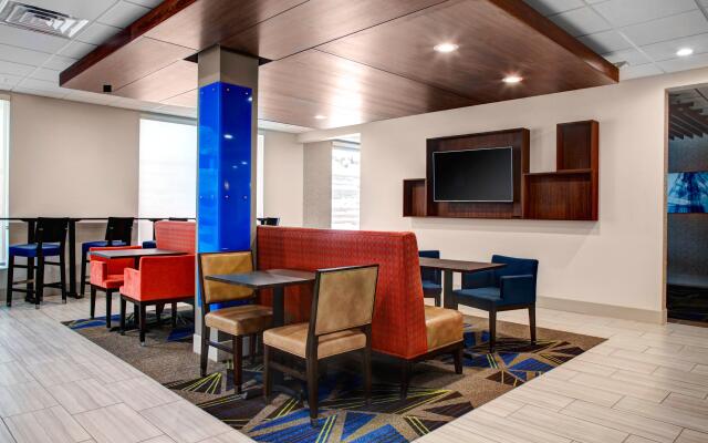 Holiday Inn Express & Suites Coldwater
