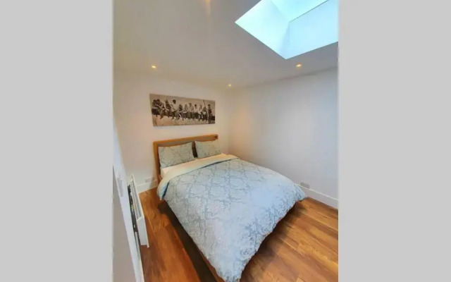 Cosy detached studio- walking distance to CWOA!