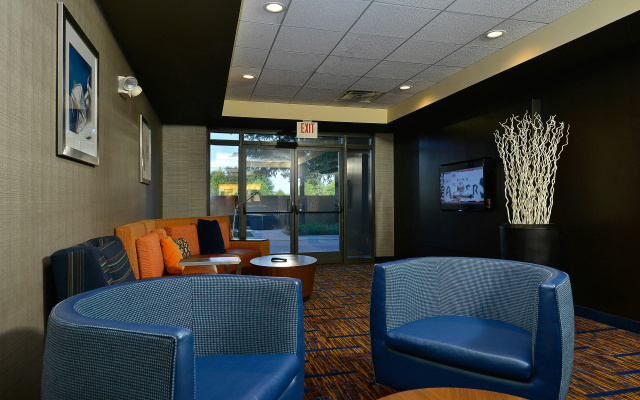 Courtyard By Marriott Bentonville