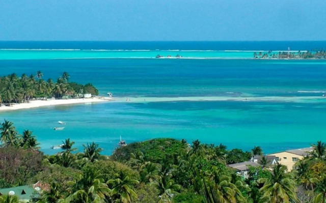 Cocoplum Beach Hotel