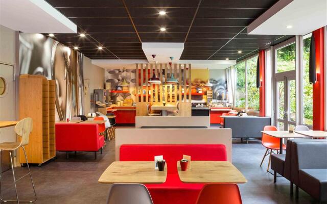 ibis Lannion Cote de Granit Rose