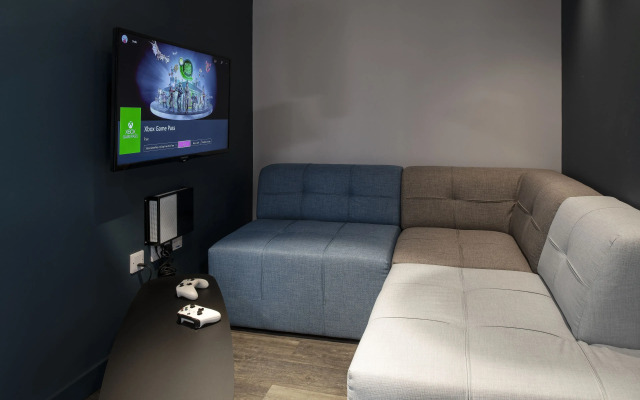 Yugo Explore - Amnis House