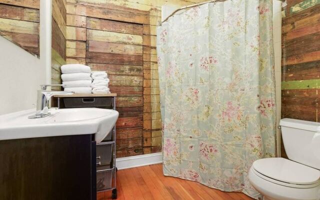 Montgomery Apartments on Magazine Street