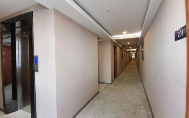 Pai Hotel (Zhongshan Xiaolan High Speed Railway Station Dongsheng State Banquet Branch)