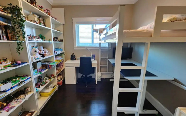 Rare Find Exquisitely New Quiet & Safe Skytrain Home