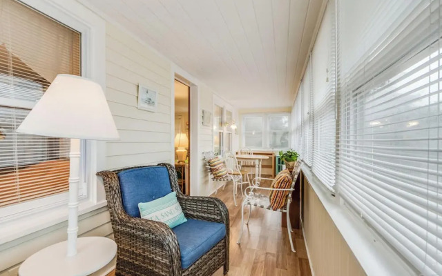 Laurel Street Garage APT 210