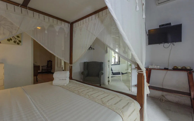 Royce Hotel