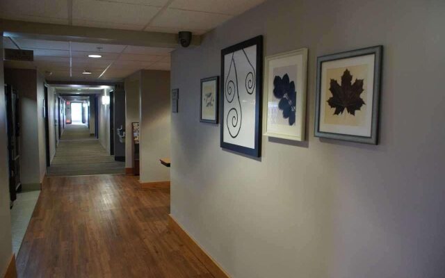 Country Inn & Suites by Radisson, Lansing, MI