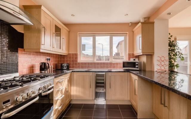 Cozy Holiday Home in Leicester near National Space Center