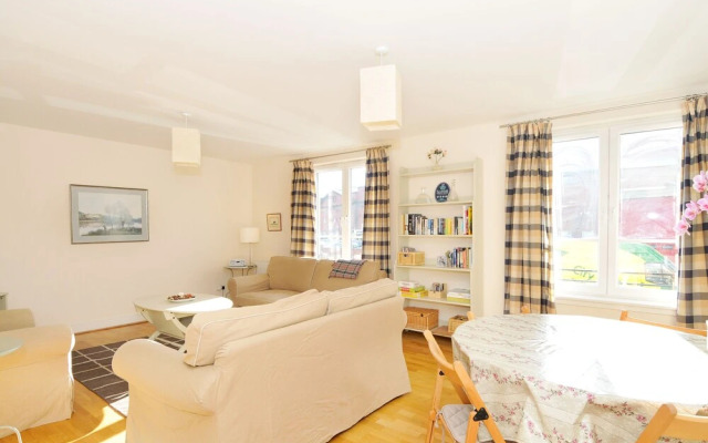 202 Annandale Street apartment