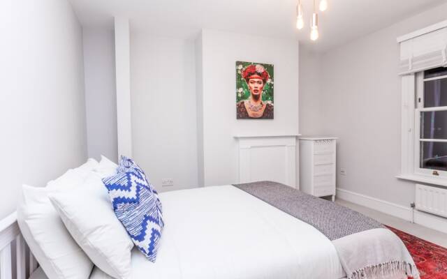 The Modern Classic - Contemporary & Elegant 3bdr Home