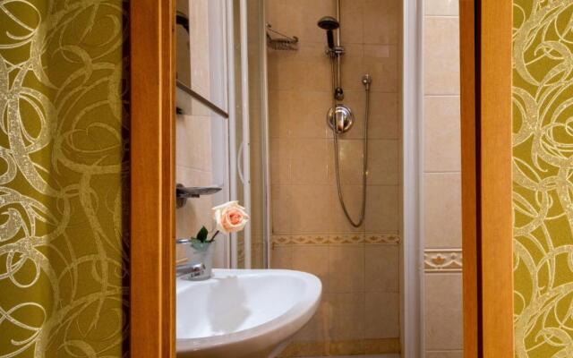 In Roma Vale & Hillary Colosseo