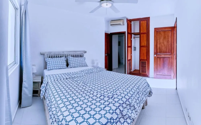 Las Terrazas Condo - Los Corales Village