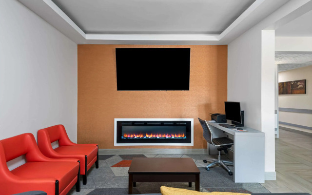 Comfort Inn & Suites