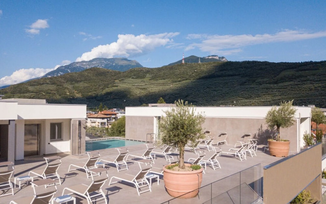 Aris Apartments & Sky Pool - Tonelli Hotels - Adult Friendly