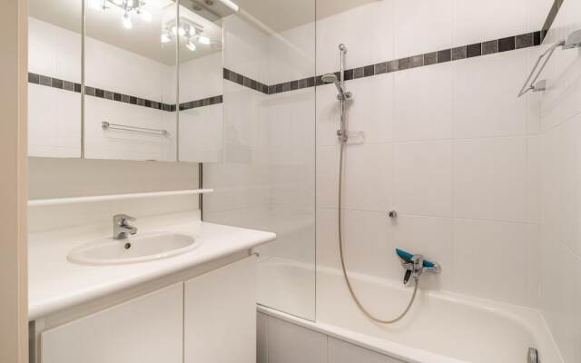 Les Petrels Apartment in Koksijde With Balcony