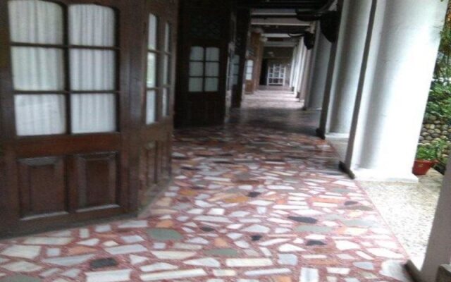 Hotel Walnut Grove