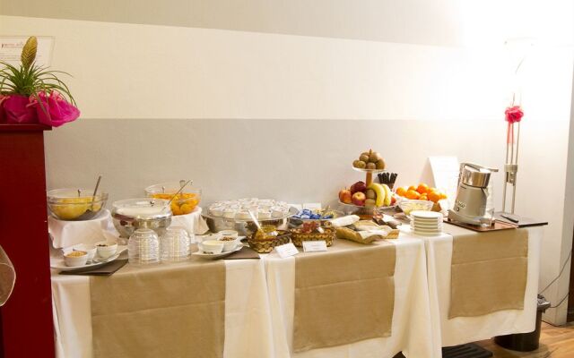 HotelTo