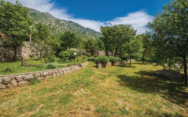 Awesome Home in Cesarica With Wifi and 3 Bedrooms