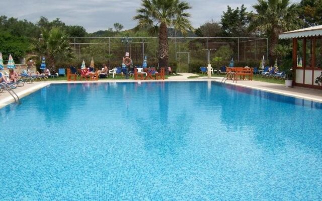 Thomas Bay Hotel