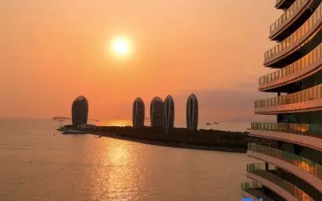 Central Coast Sea View Hotel