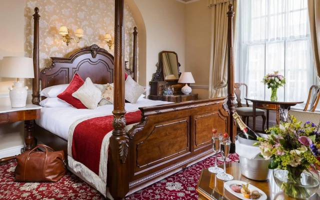 Dingle Benners Hotel