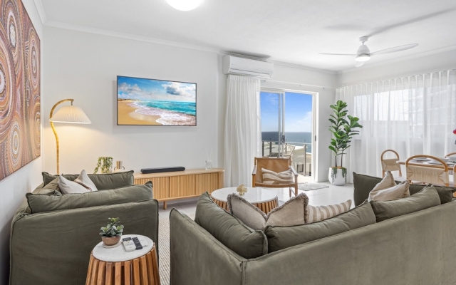 Stylish 3-bed Apartment in Coastal Redcliffe – Guest Rooms – Redcliffe
