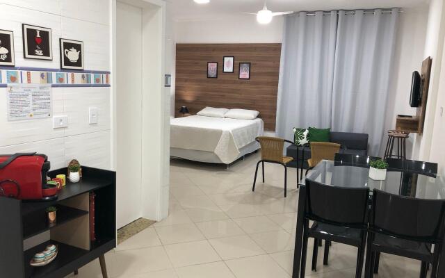 Moderno Estúdio 50m do mar com garagem e Wi-Fi