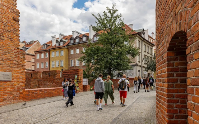 Warsaw Old Town Apartment by Renters