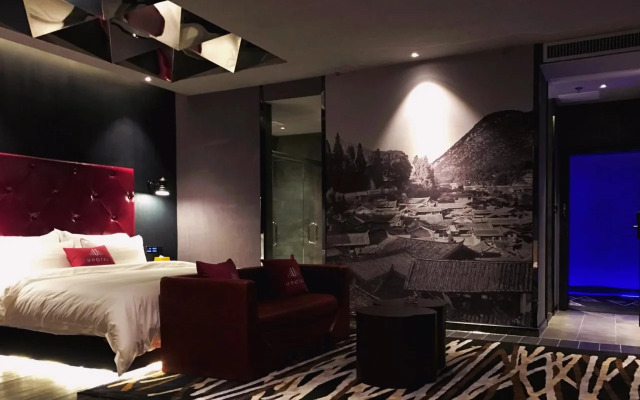 U Hotel