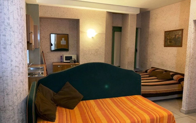 3 pax Studio, Month to Month Lease, Utility Costs Included