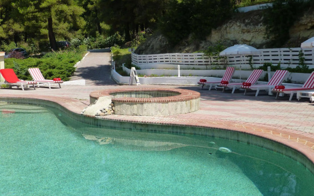 Dryades Hotel
