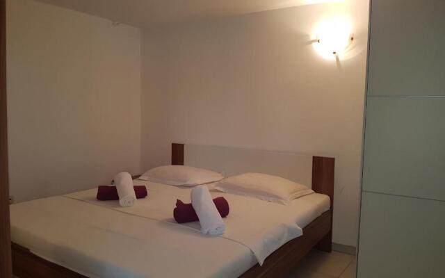 Apartments Lovrić - 30 meters to the beach