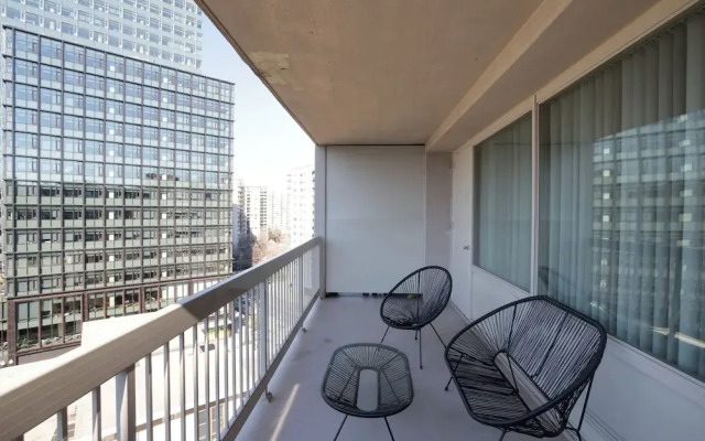 Stylish & Spacious 2BR in Crystal City