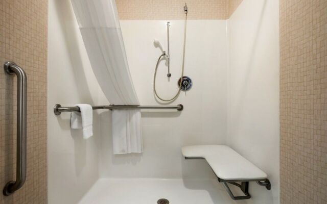 Ramada Williamsburg and Wasserbahn Waterpark