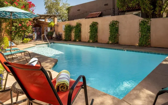 Adobe Rose Inn B&B