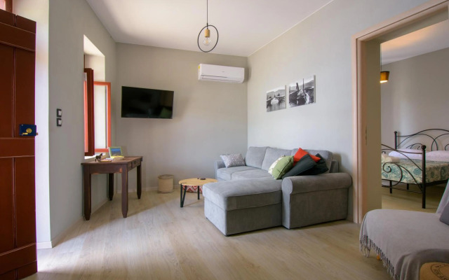 Pavlakis Lemon-Tree House